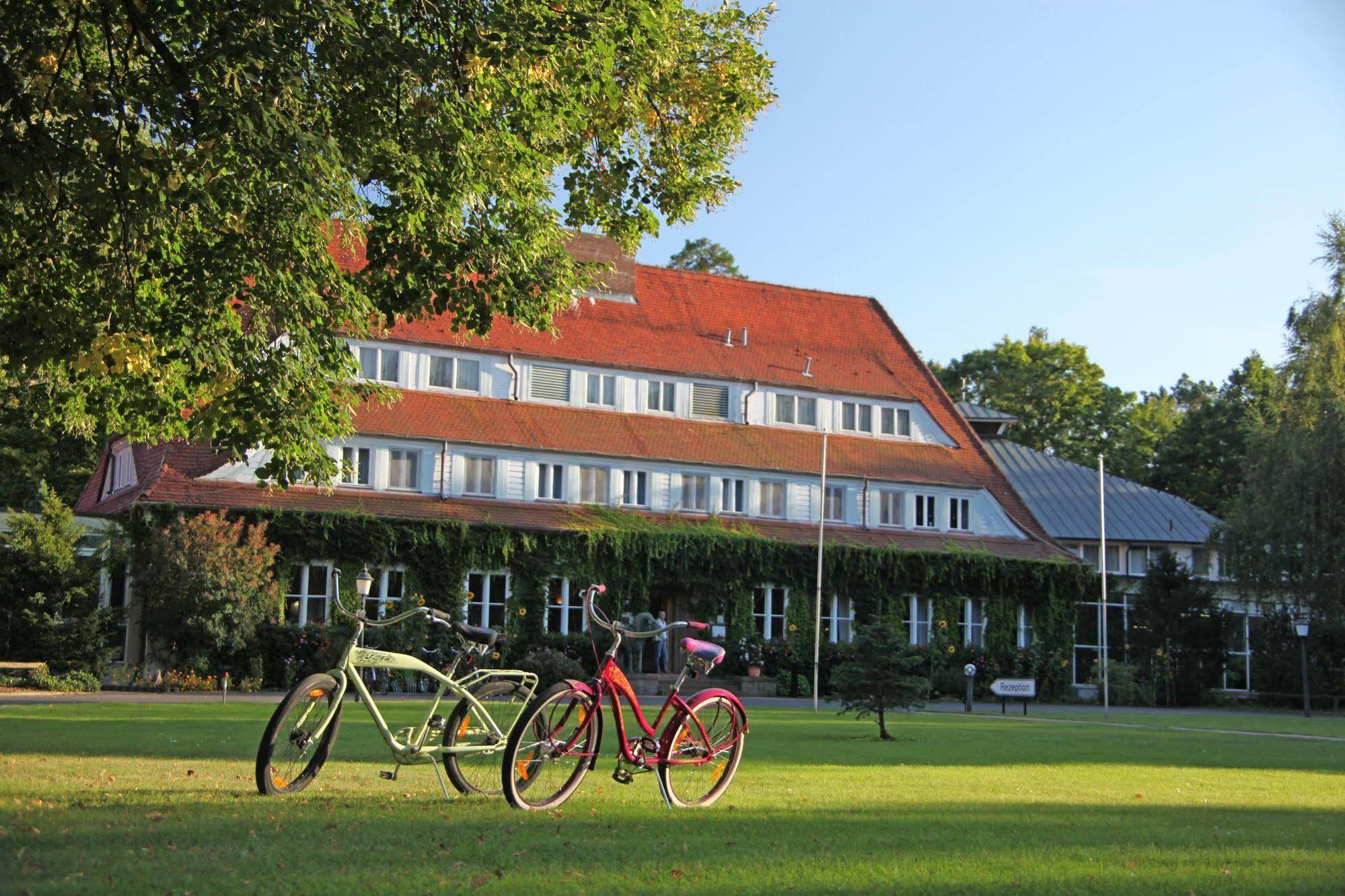 Hotel Dollnsee-Schorfheide Templin Bagian luar foto